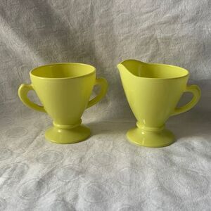 Vintage 1940’s-1950’s Ovid Yellow Platonite Creamer & Sugar Set